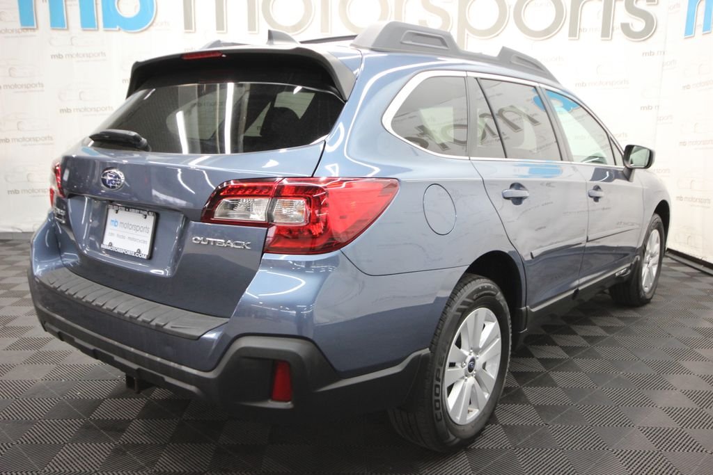 Used 2018 Blue Subaru 2.5i Premium image 7