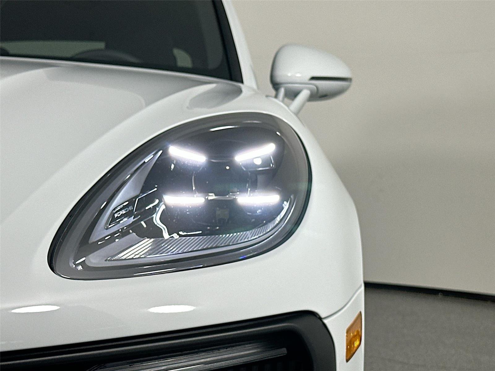 New 2026 Carrara White Metallic Porsche  image 15