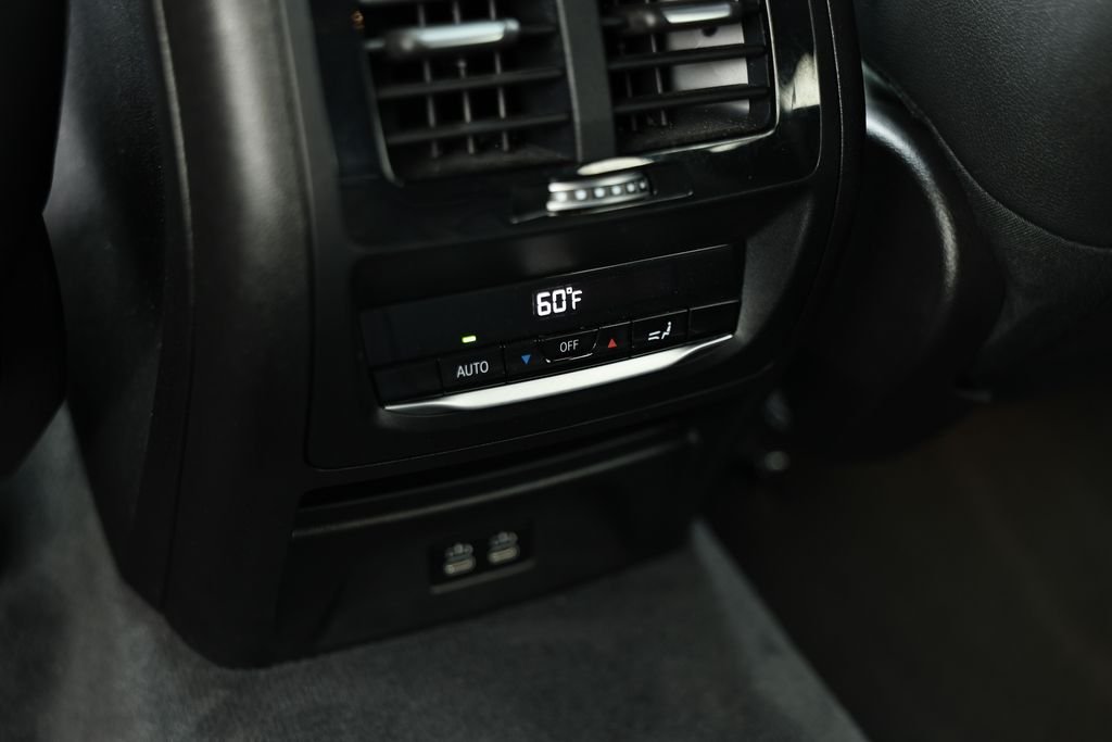Used 2020 Alpine White BMW xDrive30i image 25