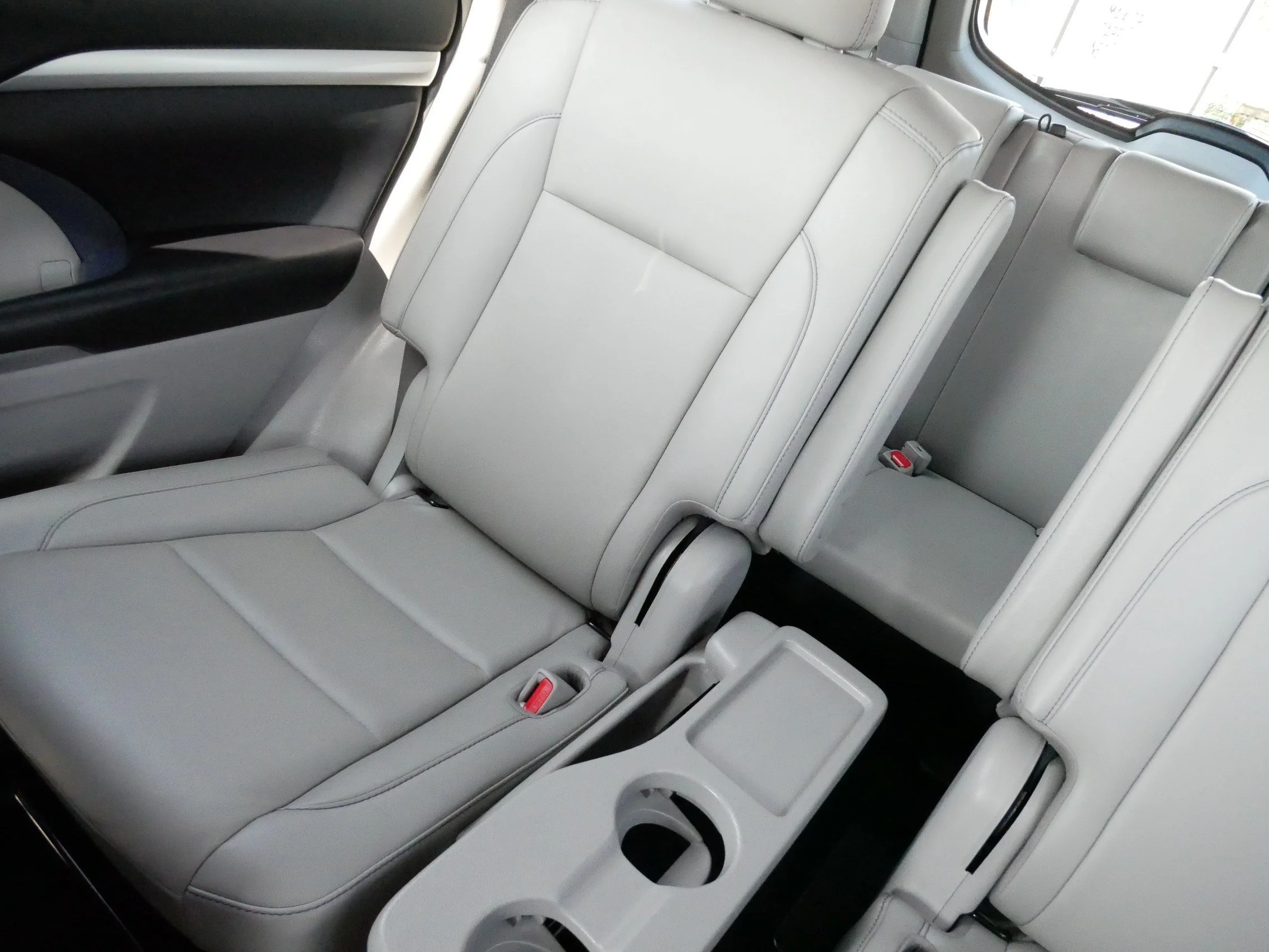 Used 2019 Celestial Silver Metallic Toyota XLE image 12