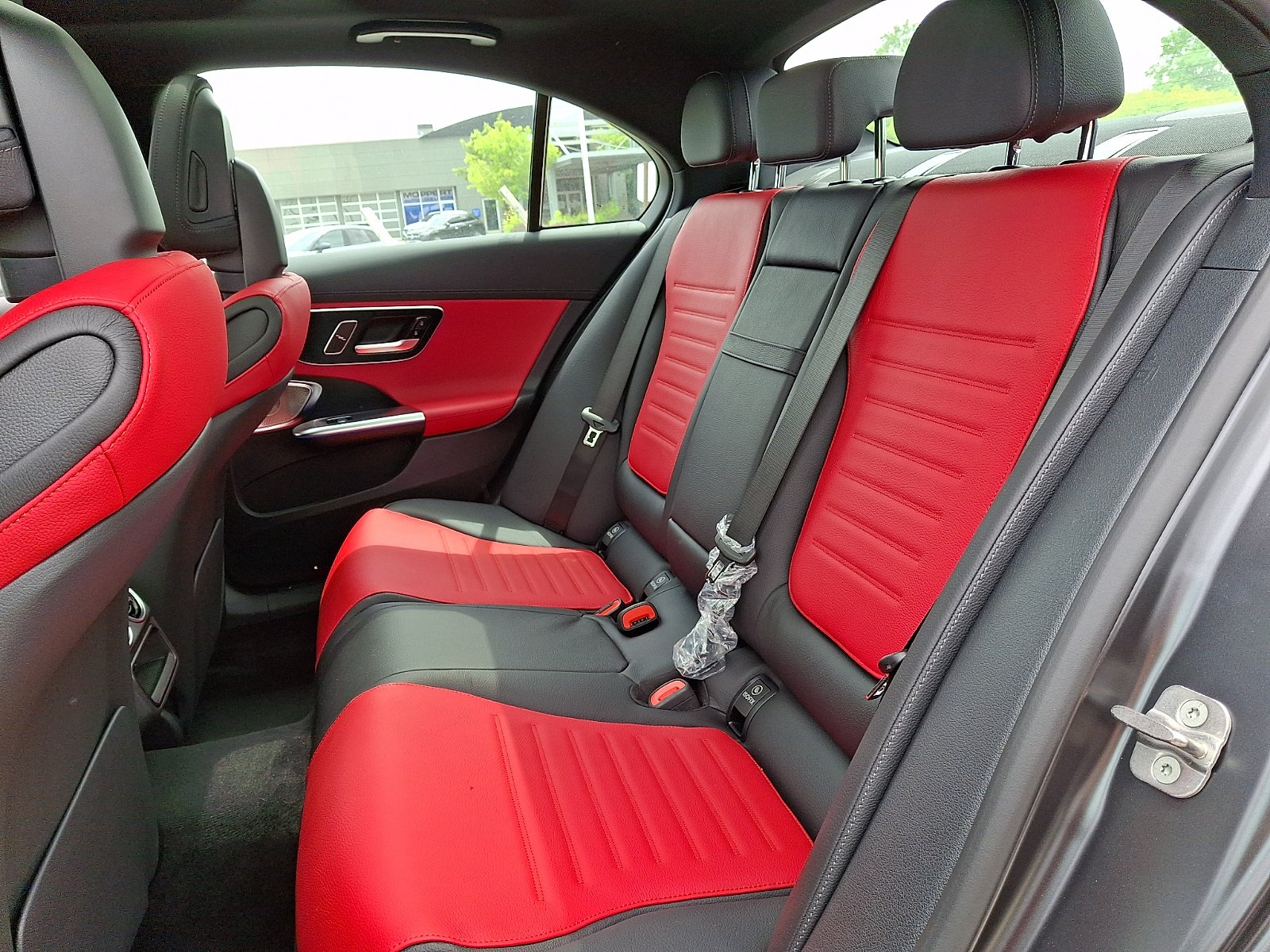 New 2026 MANUFAKTUR exclusive graphite grey magno Mercedes-Benz C 300 image 8