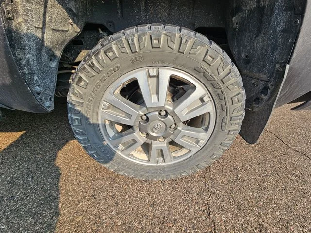 Used 2015 Magnetic Gray Metallic Toyota Platinum image 20
