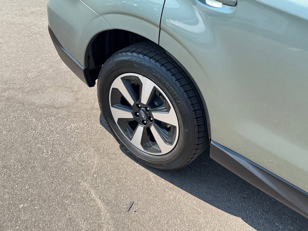 Used 2018 Green Metallic Subaru 2.5i Premium image 25