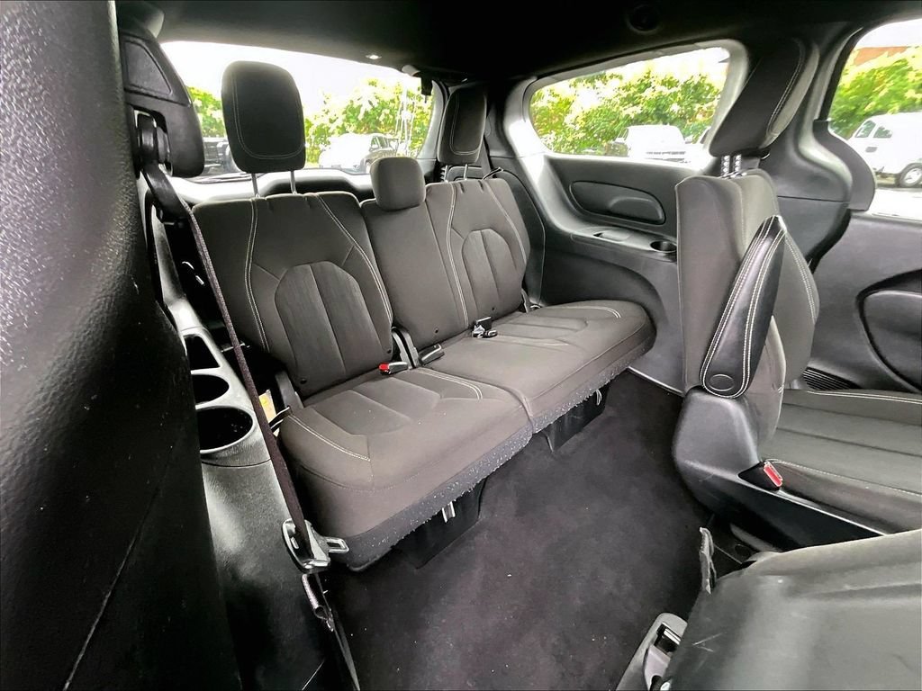 Used 2021 Luxury White Pearlcoat Chrysler Hybrid Touring image 16
