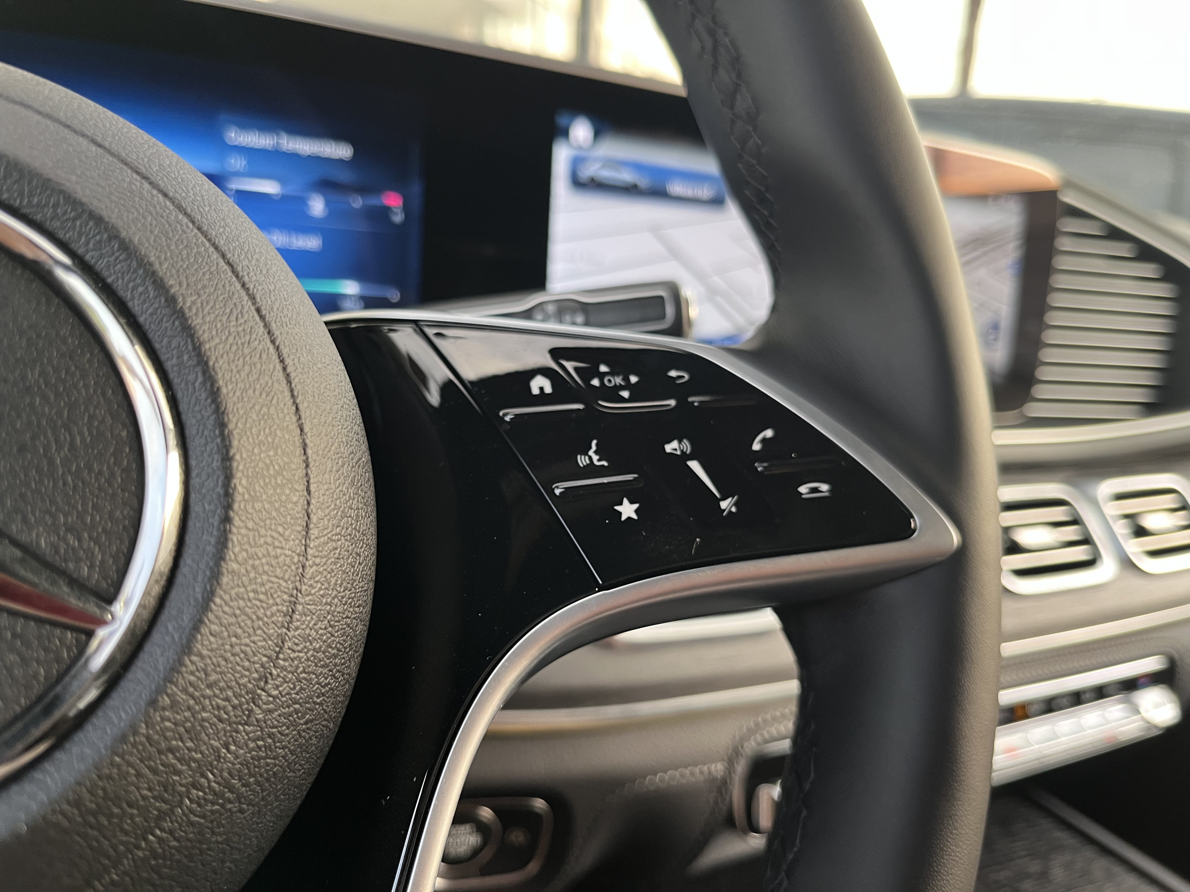 New 2026 SELENITE GREY Mercedes-Benz GLE 580 image 24