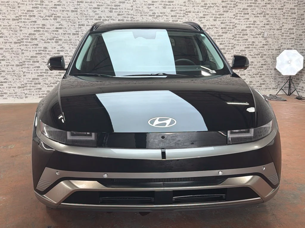 New 2027 Abyss Black Hyundai Limited image 2