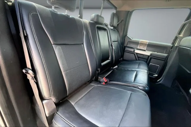 Used 2019 Magnetic Metallic Ford Lariat image 26