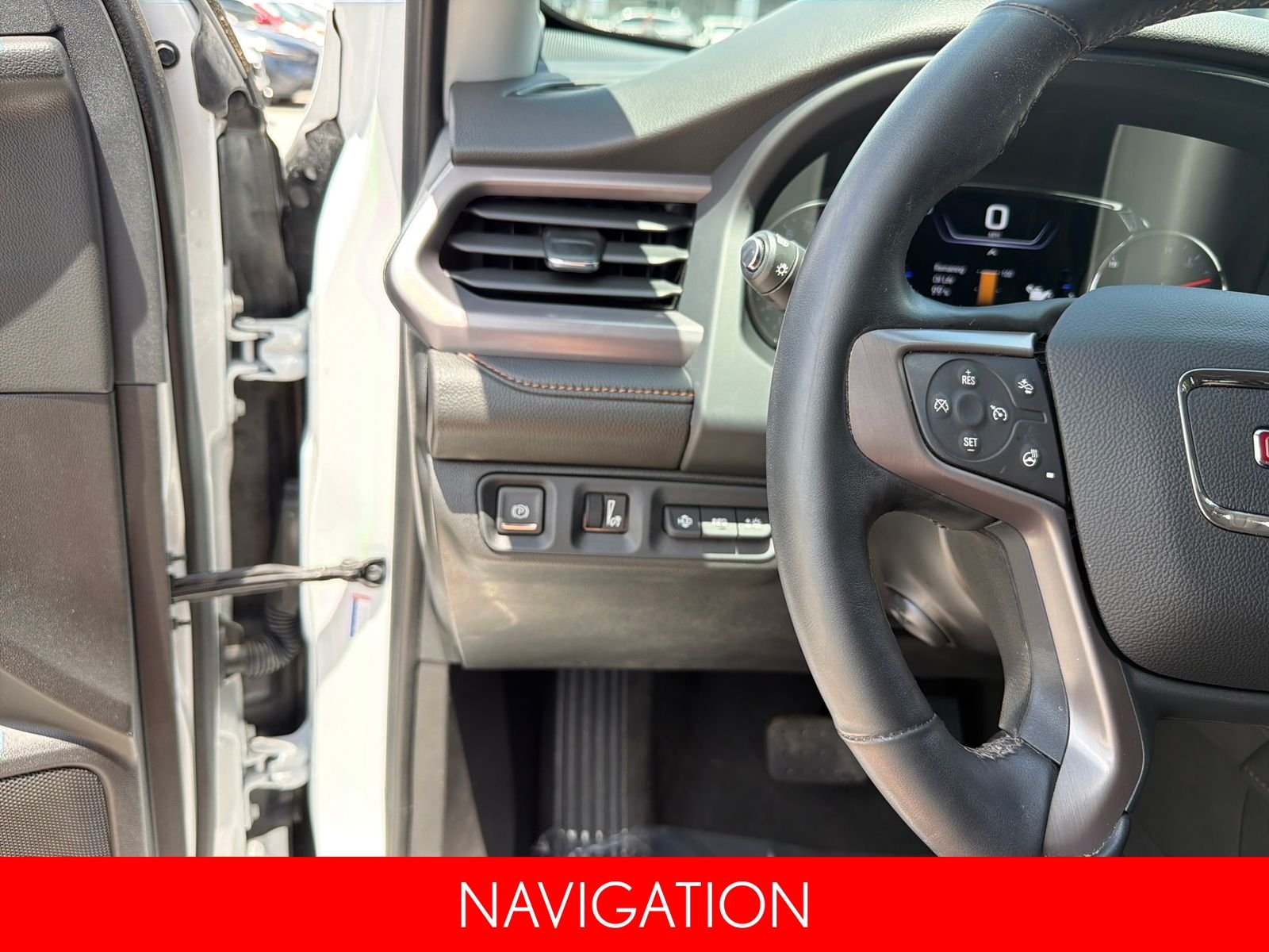 Used 2023 White GMC AT4 image 15