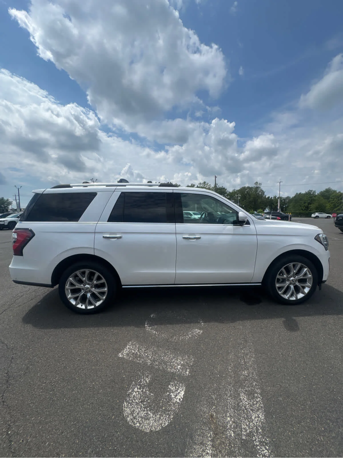 Used 2019 White Platinum Metallic Tri-Coat Ford Limited image 6