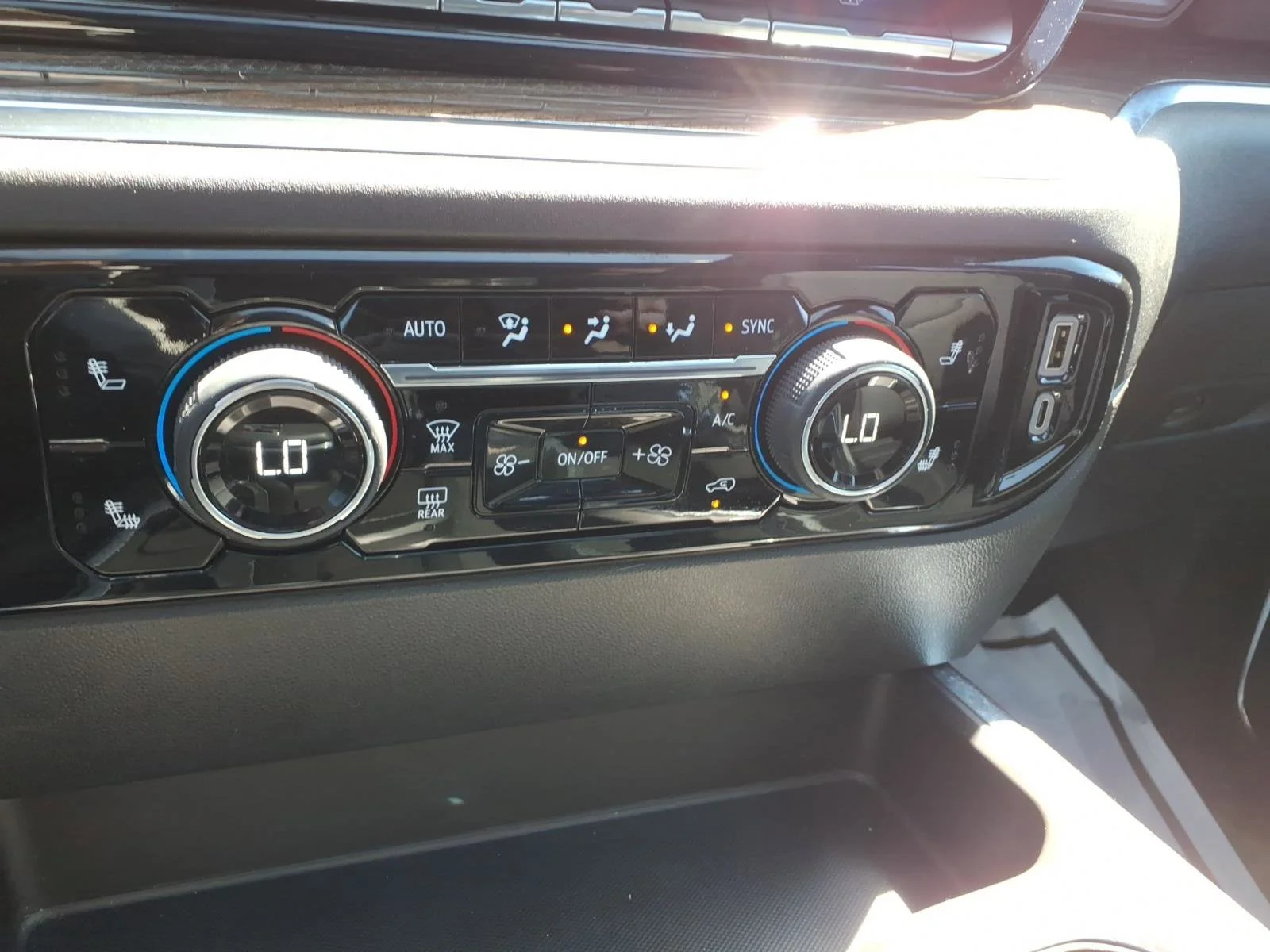 2024 Chevrolet Silverado 1500 LT Trail Boss - Photo 25