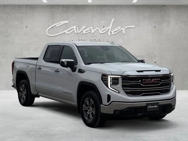 Used 2025 Summit White GMC SLT image 2
