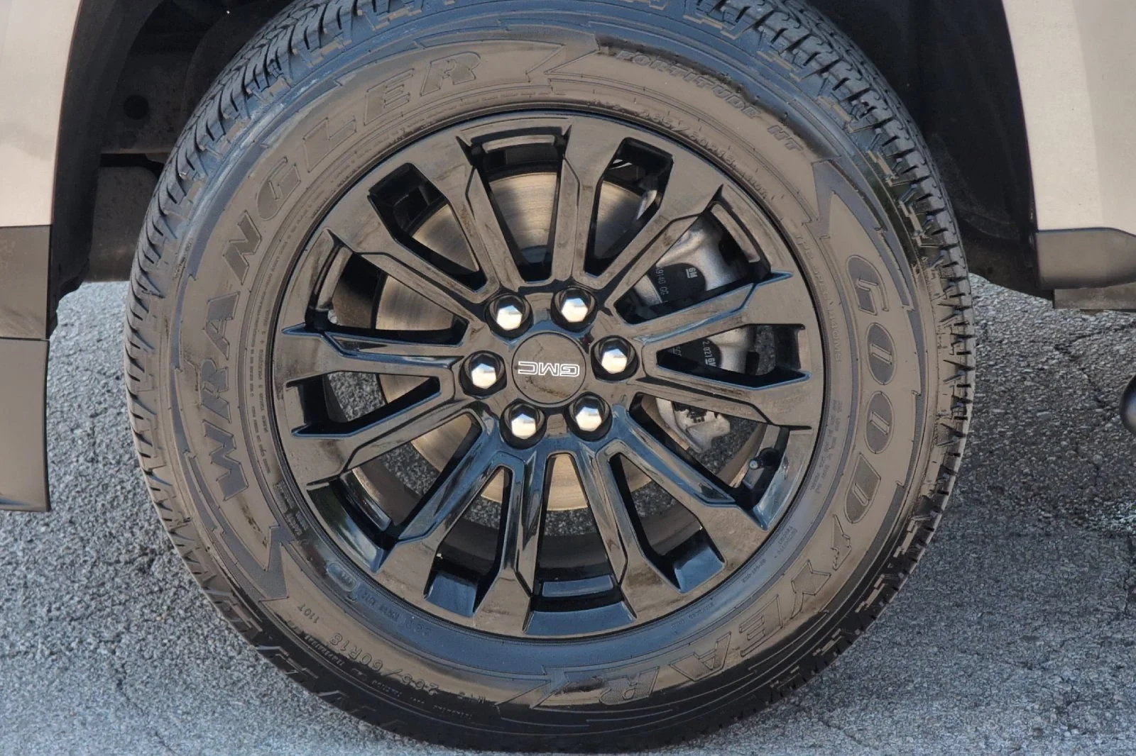 Used 2022 Satin Steel Metallic GMC Elevation image 25