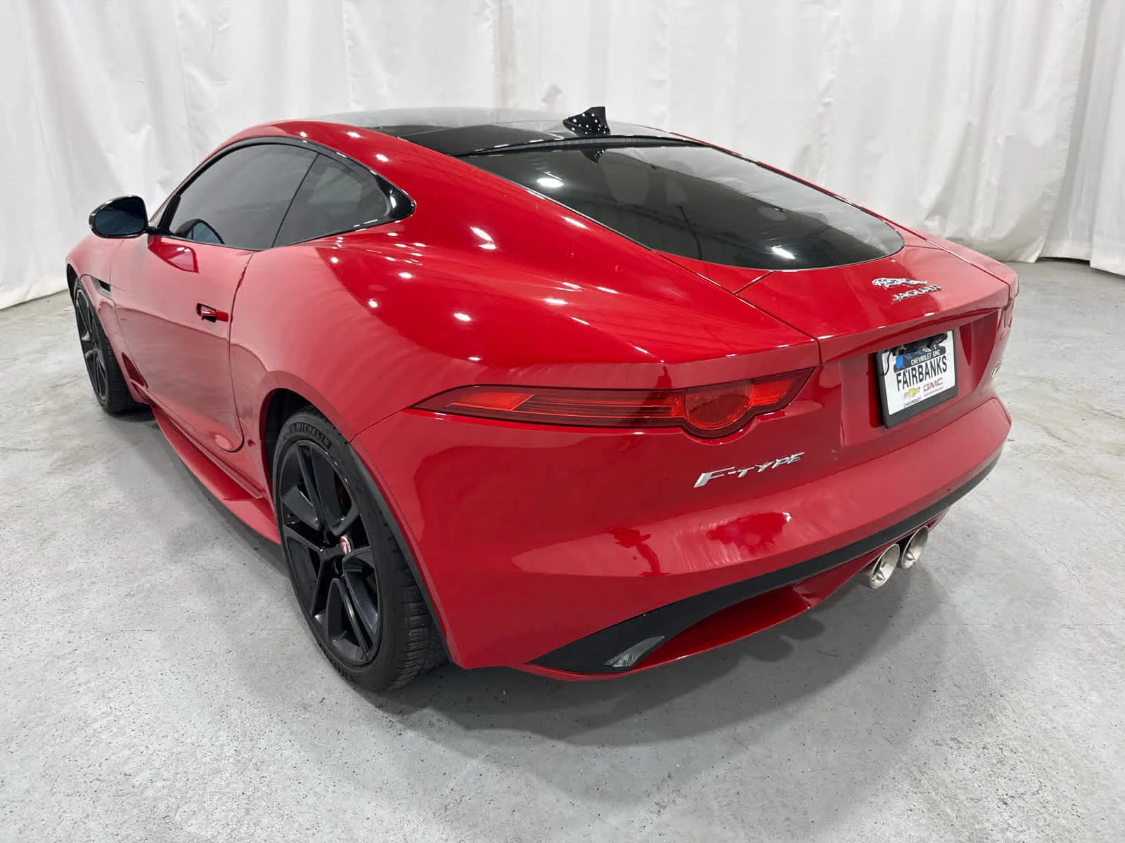 Used 2016 Red Jaguar S image 3