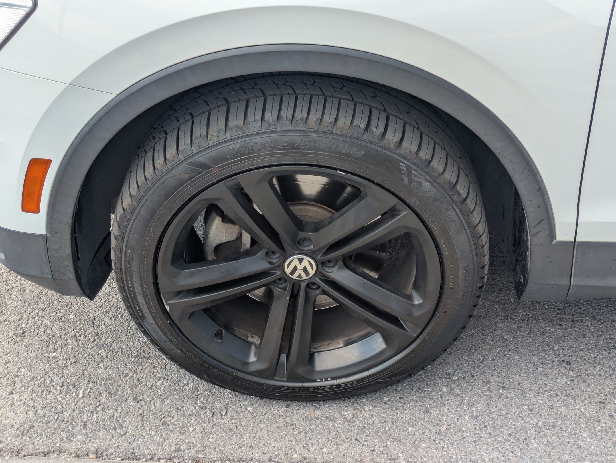 Used 2018 Pure White Volkswagen SEL image 10