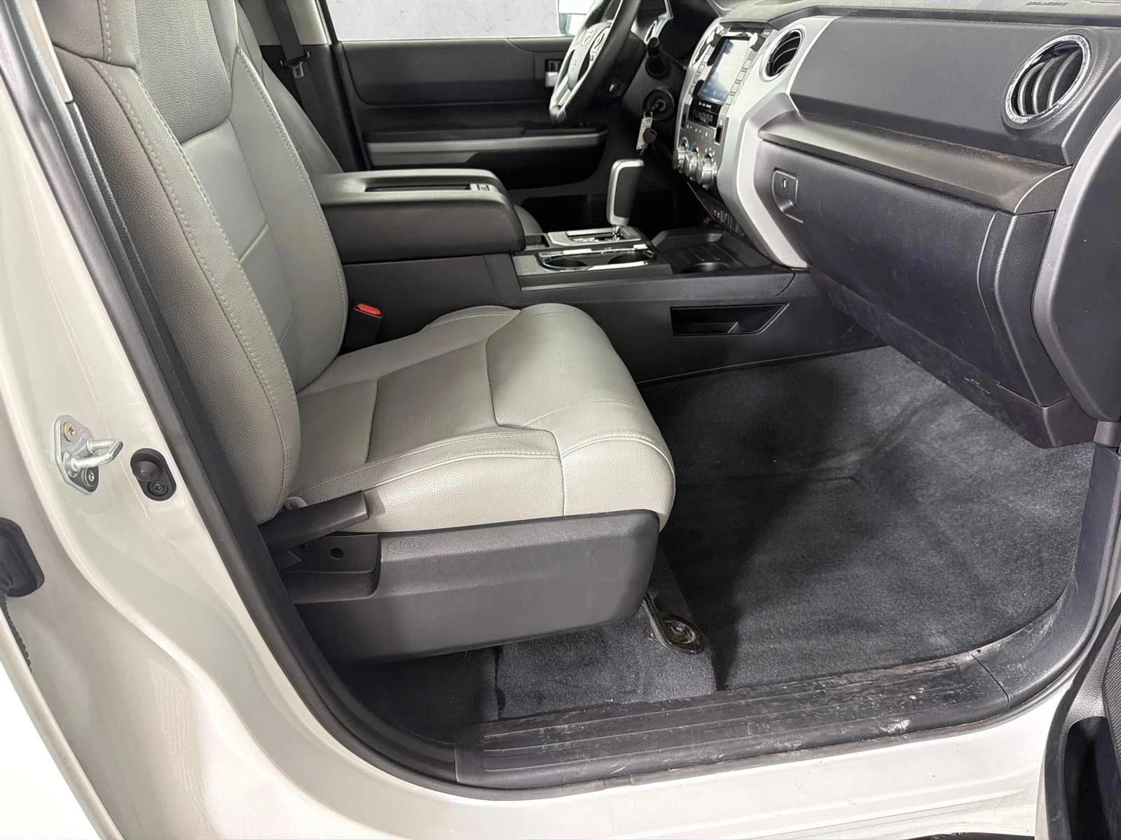 Used 2021 Super White Toyota SR5 image 13