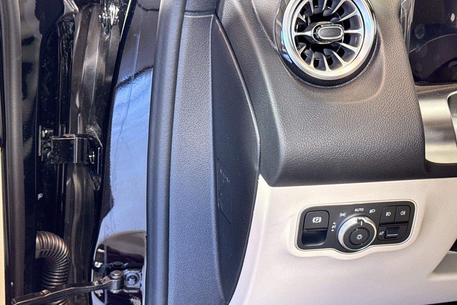 New 2026 Night Black Mercedes-Benz GLB 250 image 10