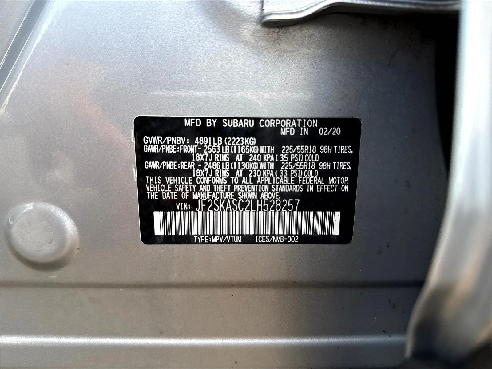 Used 2020 Ice Silver Metallic Subaru Limited image 22