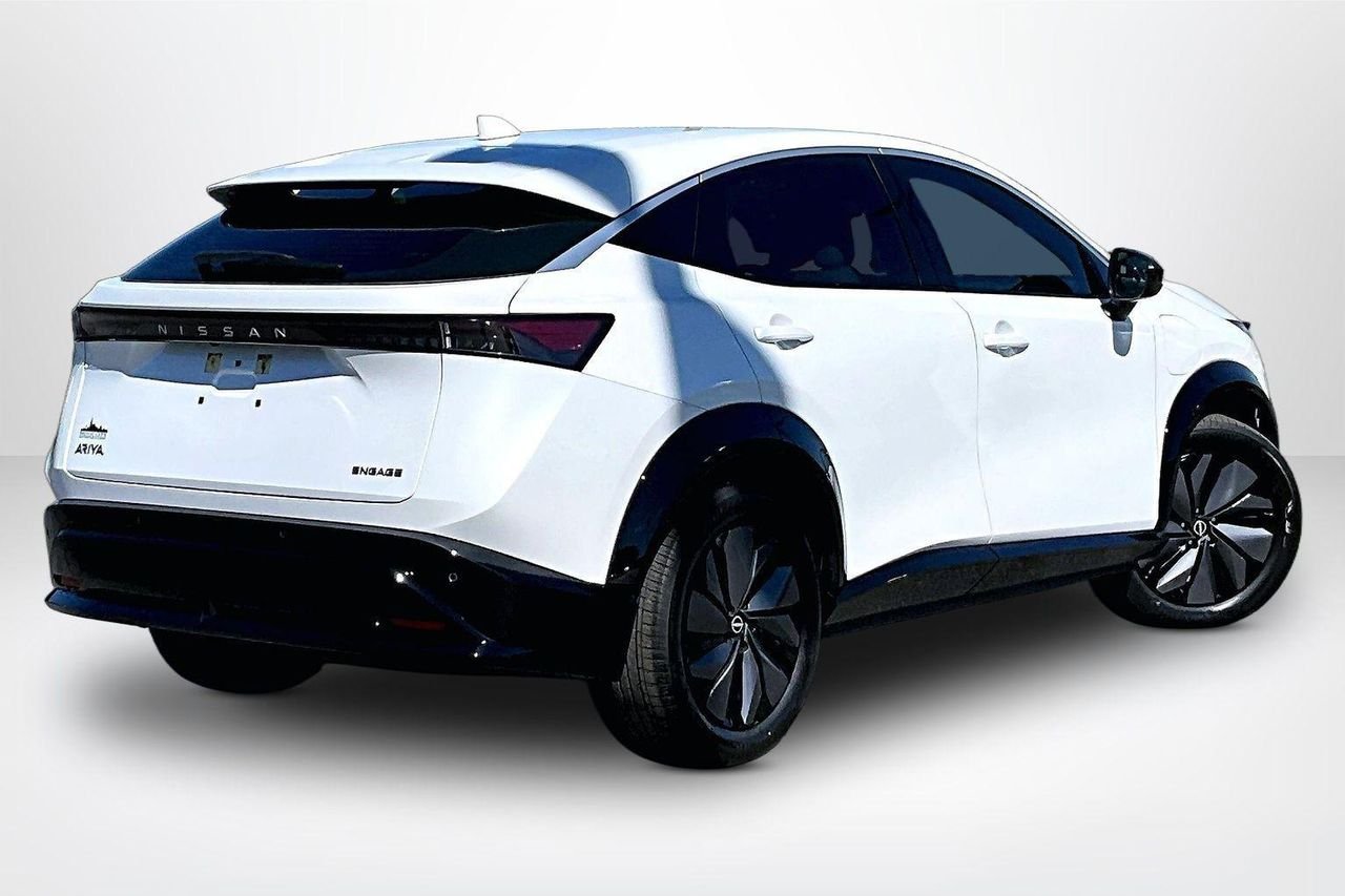 Used 2024 Everest White Pearl Tricoat Nissan ENGAGE image 6