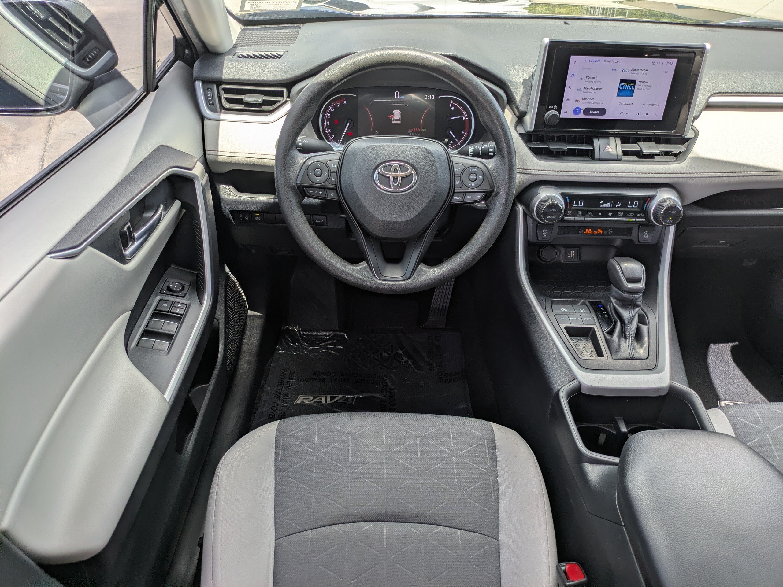 2023 Toyota RAV4 XLE - Photo 15