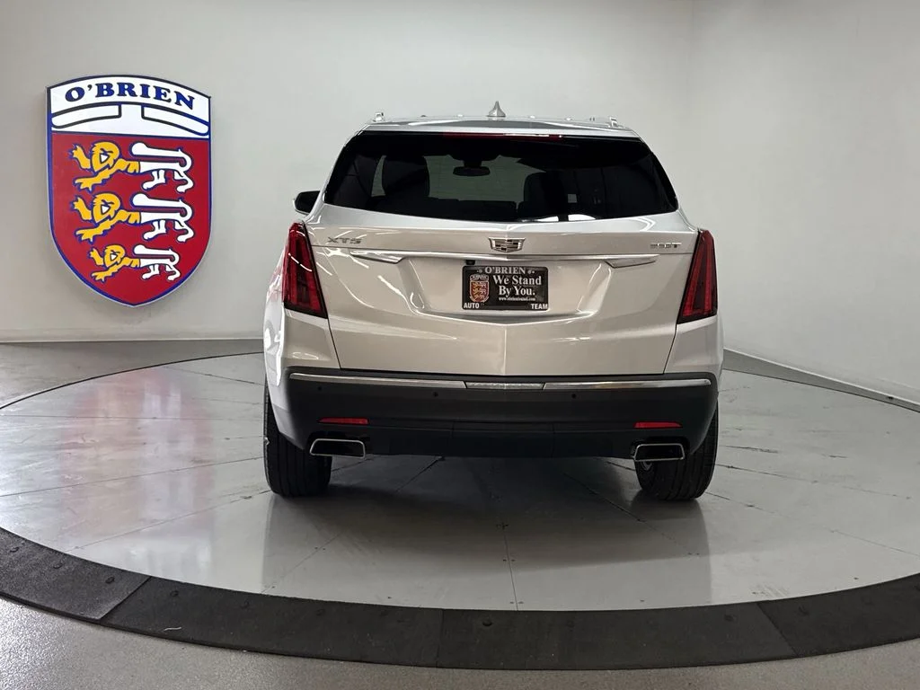 Used 2020 Radiant Silver Metallic Cadillac Luxury image 27