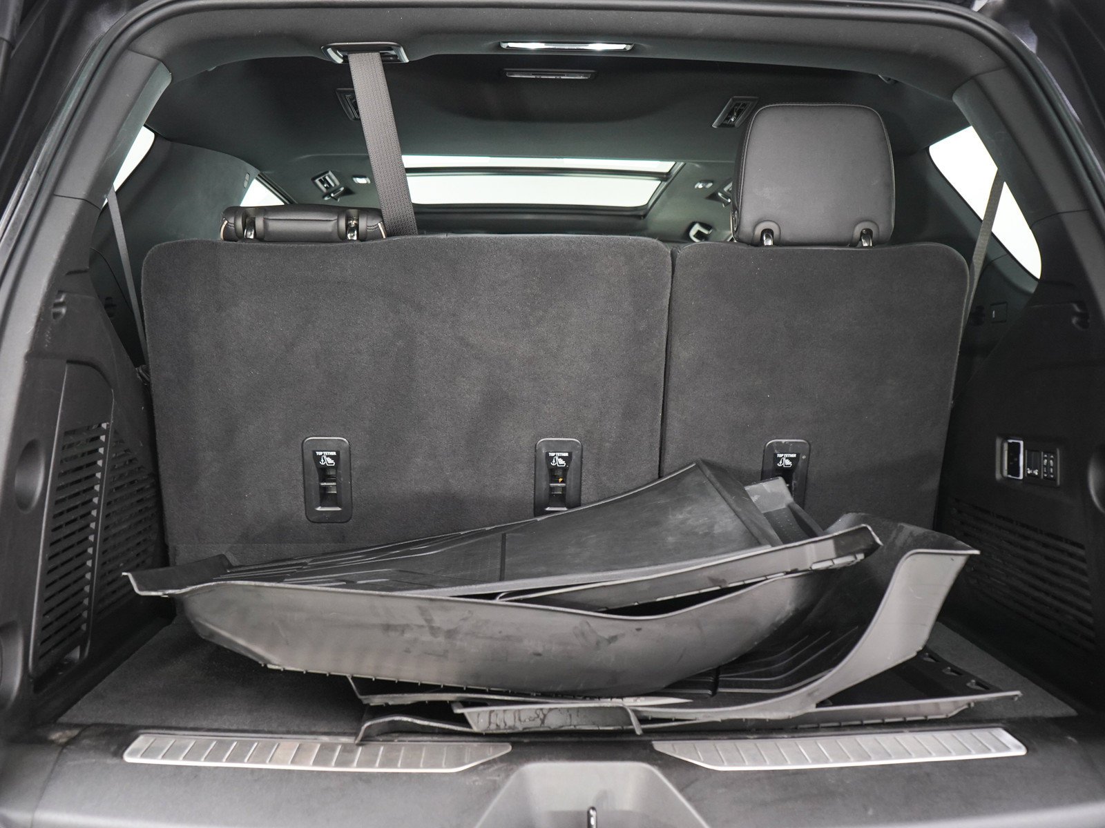 Used 2025 Black Chevrolet Premier image 9