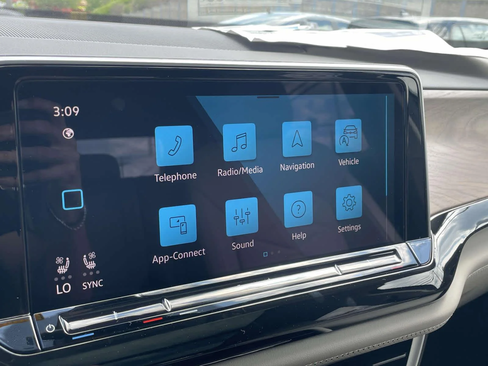 New 2026 Pure Gray Volkswagen 2.0T SE w/Technology image 24
