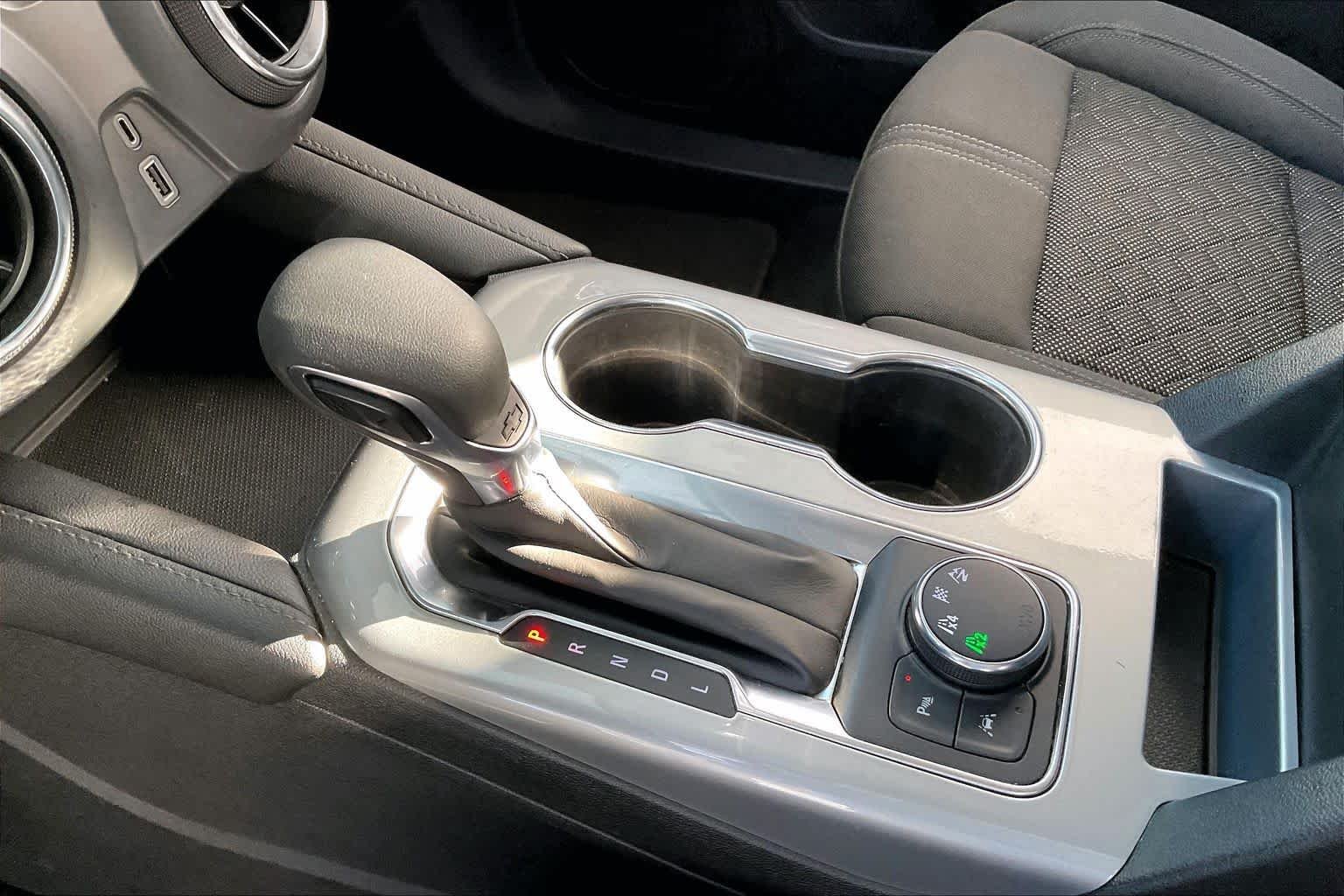 Used 2021 SUMMIT WHITE Chevrolet LT image 15