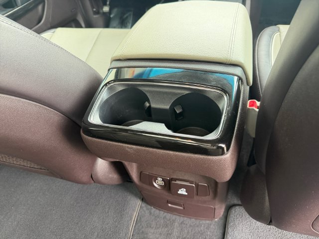 Used 2016 Black Kia SXL image 36