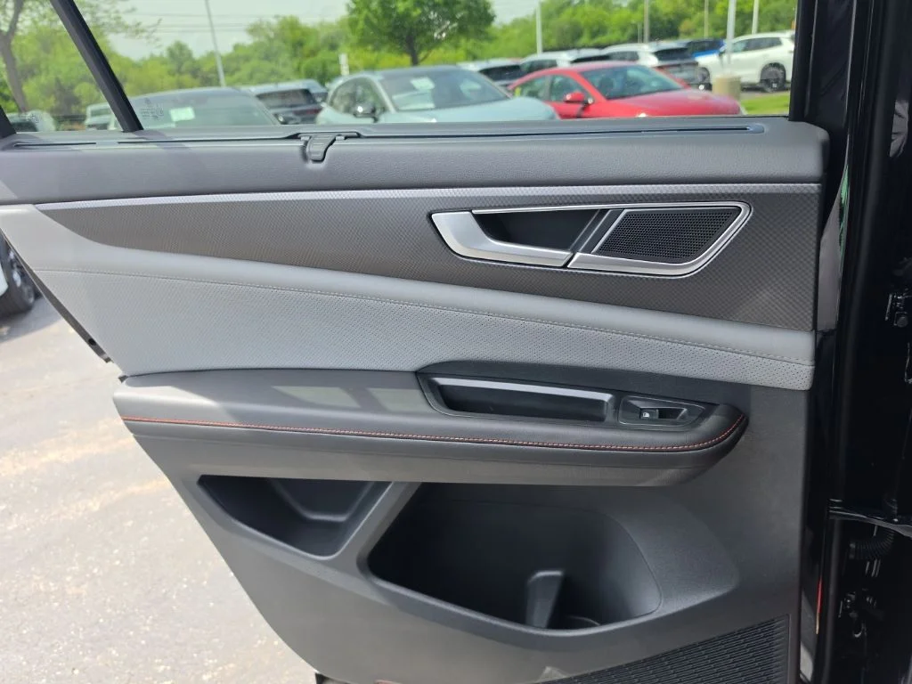 New 2026 Deep Black Pearl Volkswagen 2.0T Peak Edition image 18