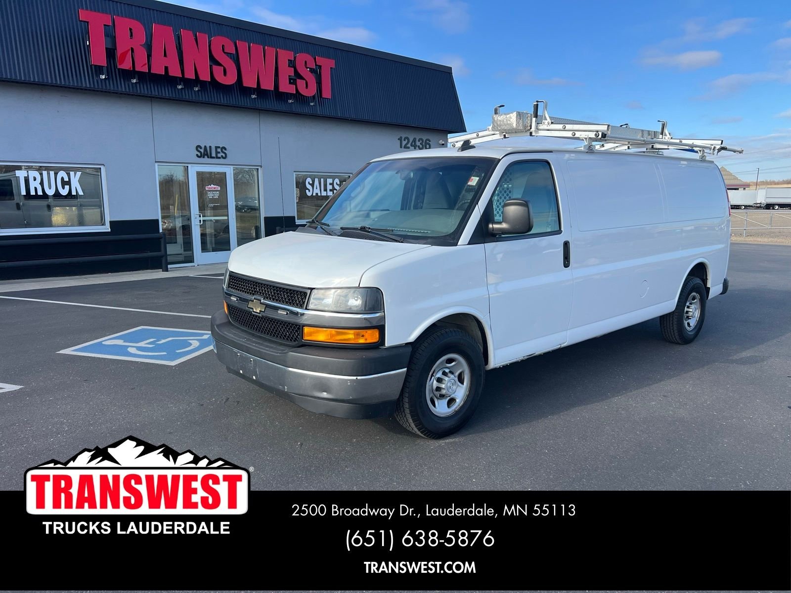 2018 Chevrolet Express 3500 Extended Work Van's photo