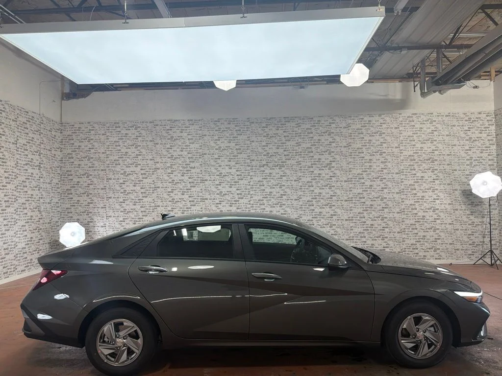 New 2026 Amazon Gray Hyundai SE image 8