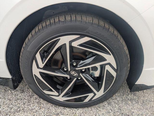 New 2026 White Hyundai SEL Sport image 10