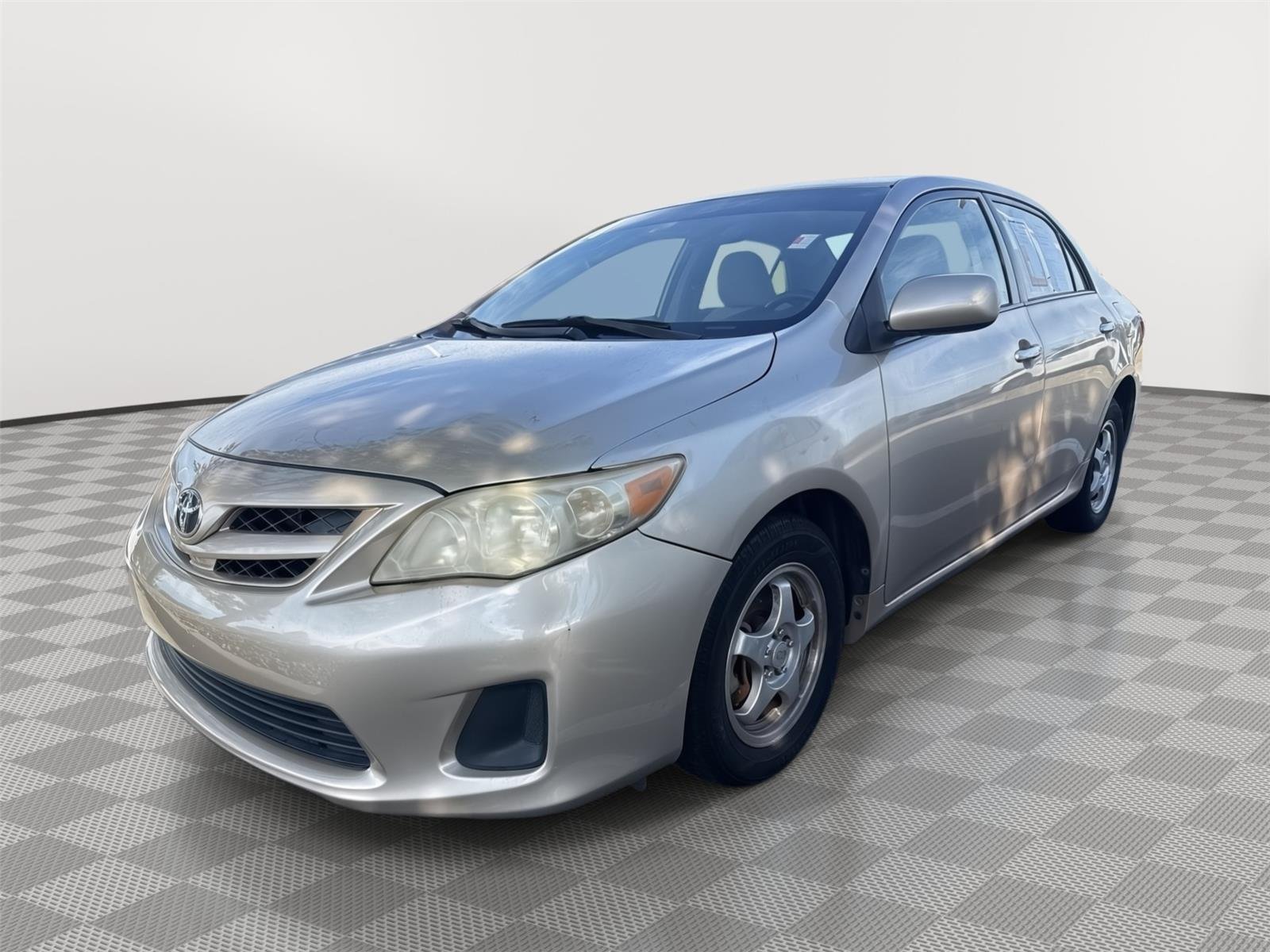Used 2011 Sandy Beach Metallic Toyota LE image 9