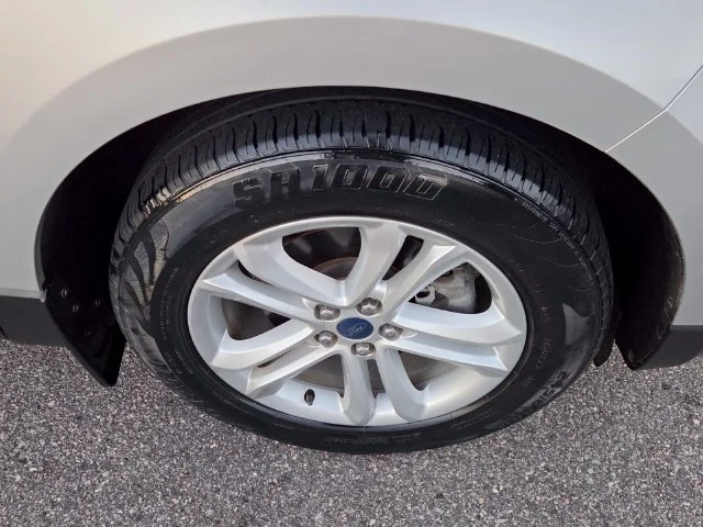 Used 2019 Silver Ford SEL image 18