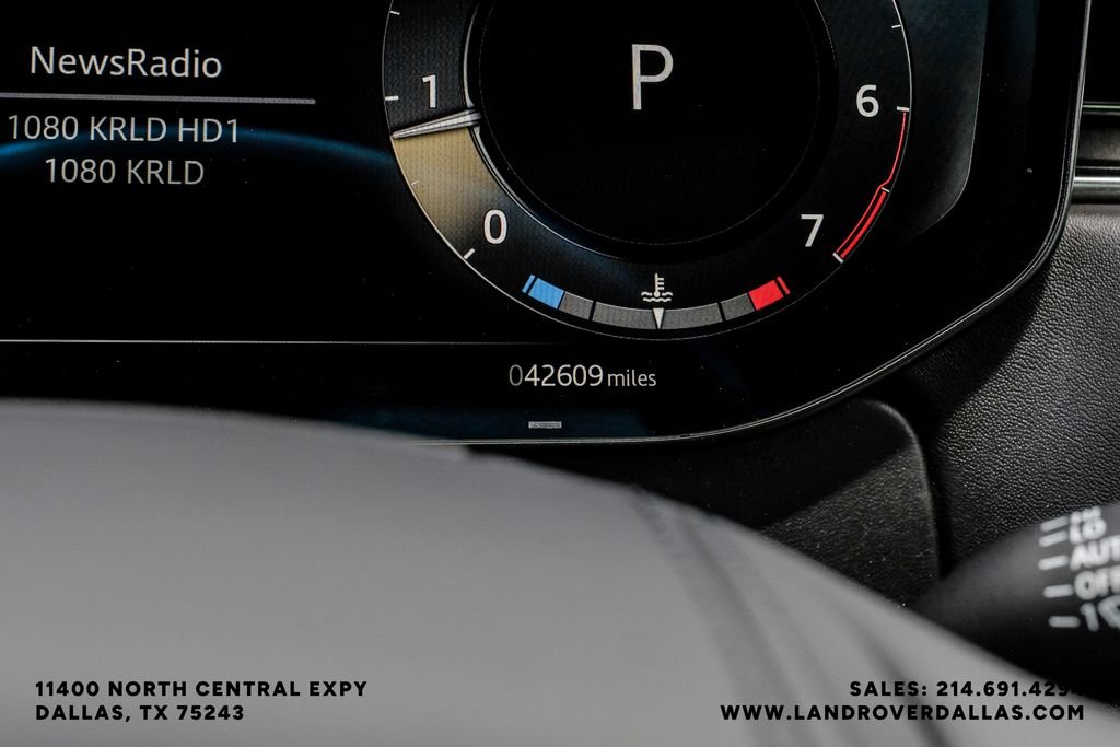 Used 2023 Eiger Gray Metallic Land Rover SE image 19