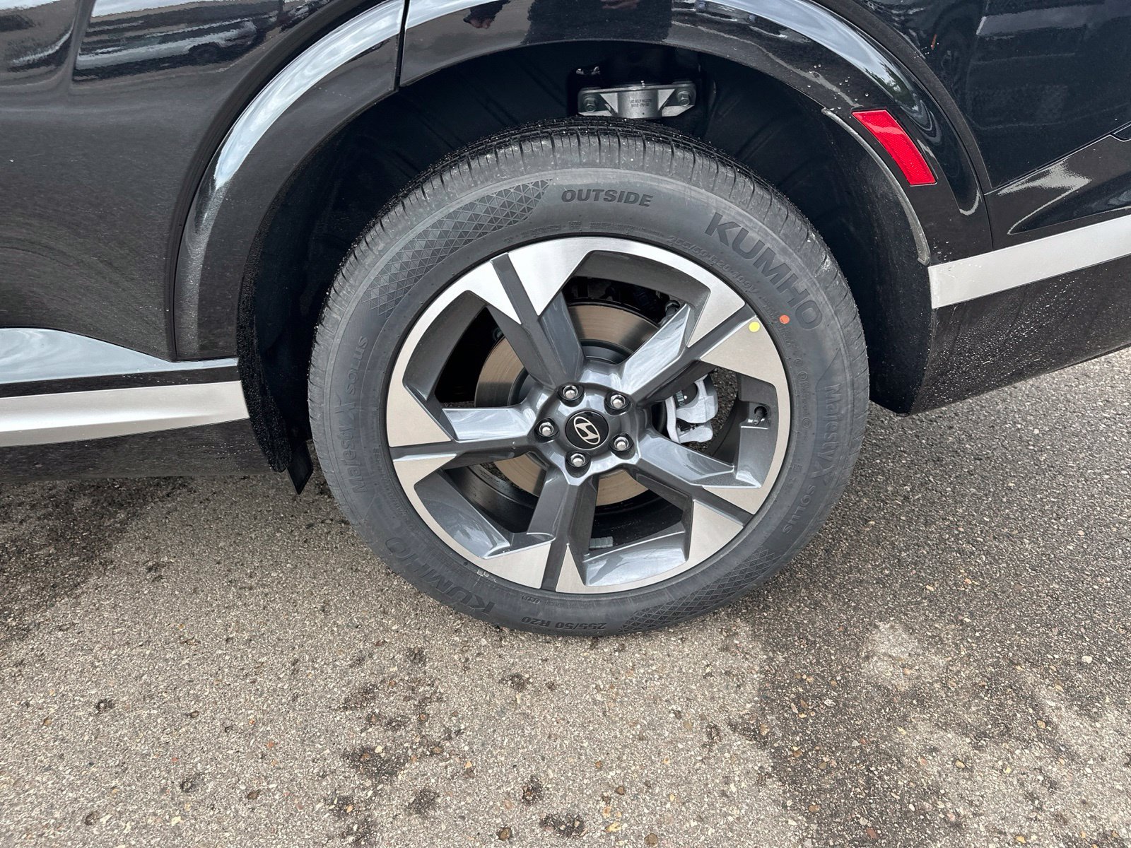 New 2027 Black Hyundai Limited AWD image 7