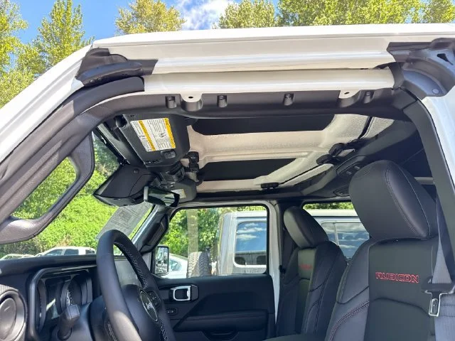 New 2026 Bright White Clear-Coat Exterior Paint Jeep Rubicon X image 27