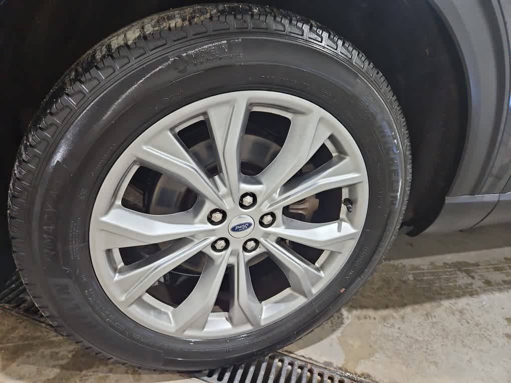 Used 2023 Stone Blue Metallic Ford XLT image 7