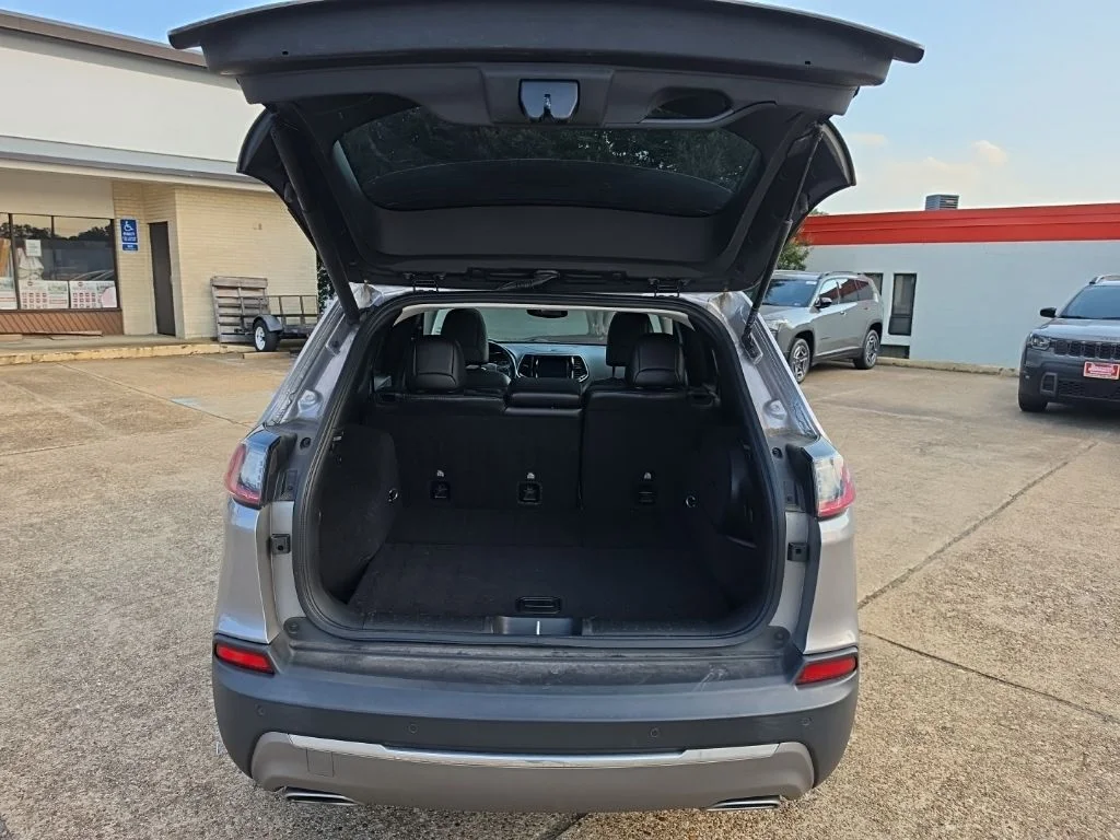 Used 2021 Silver Jeep Limited image 53