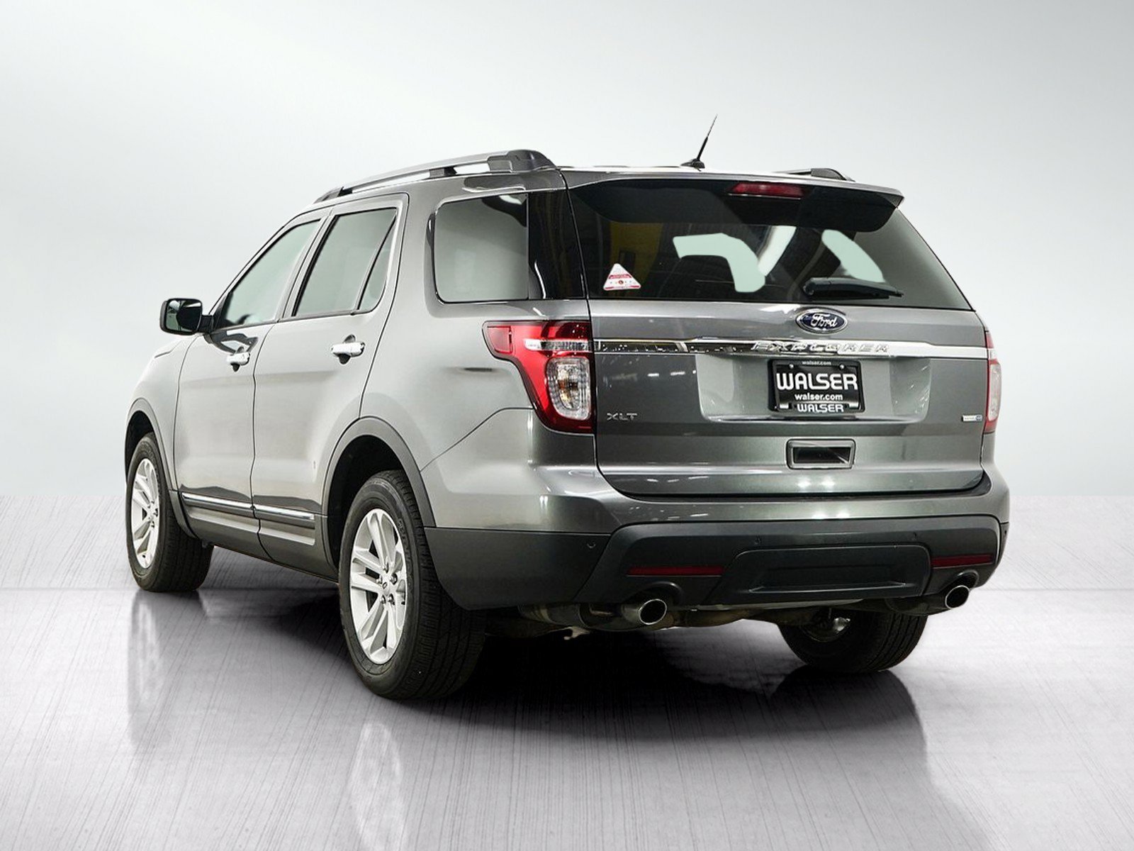 Used 2014 Sterling Gray Metallic Ford 4WD 4dr XLT image 3