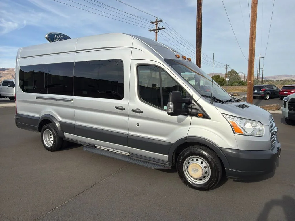Used 2016 Ingot Silver Ford XLT image 2