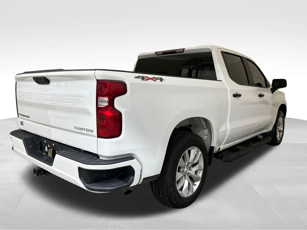 Used 2024 White Chevrolet Custom image 6