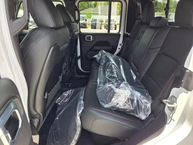 New 2026 Bright White Clear-Coat Exterior Paint Jeep Rubicon image 8