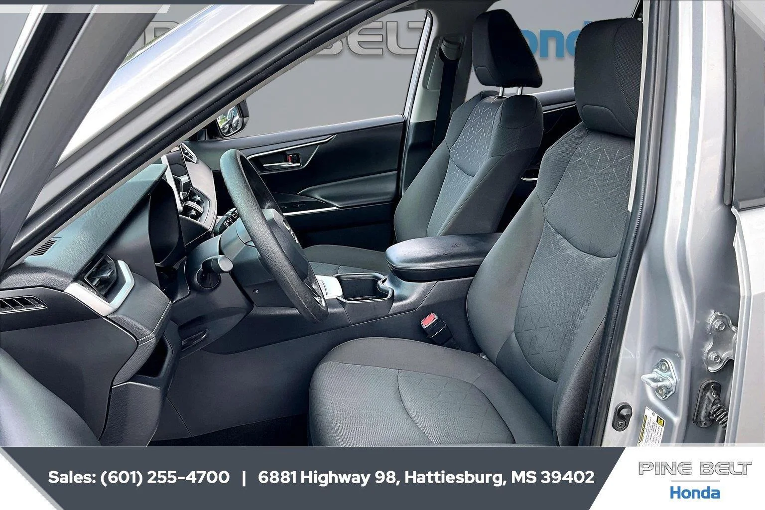 Used 2024 Silver Sky Metallic Toyota XLE image 18