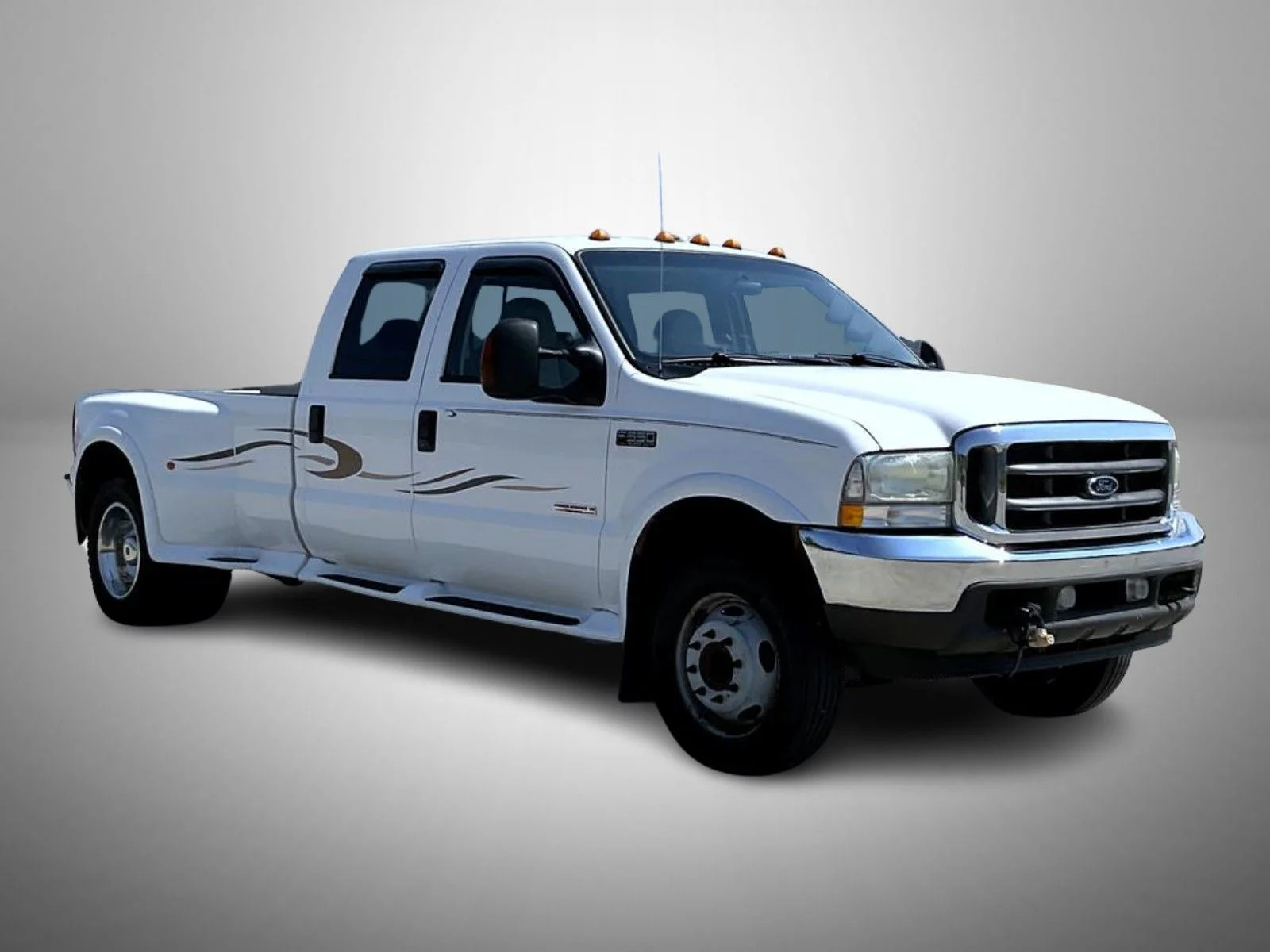 Used 2004 White Ford Lariat image 3