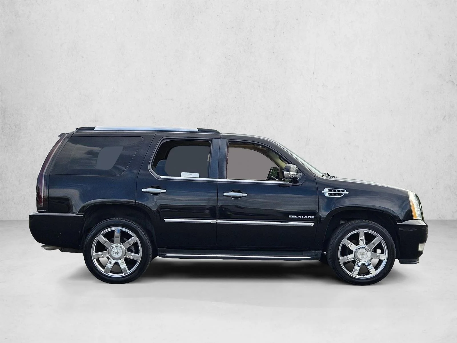 Used 2011 Black Raven Cadillac Luxury image 4