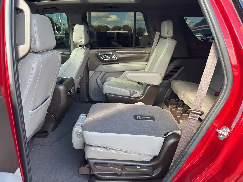 Used 2023 Red Chevrolet Z71 image 26