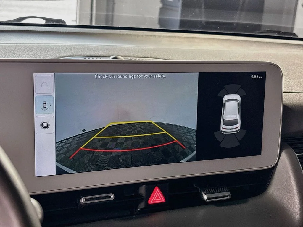 Used 2024 Gold Hyundai SEL image 17