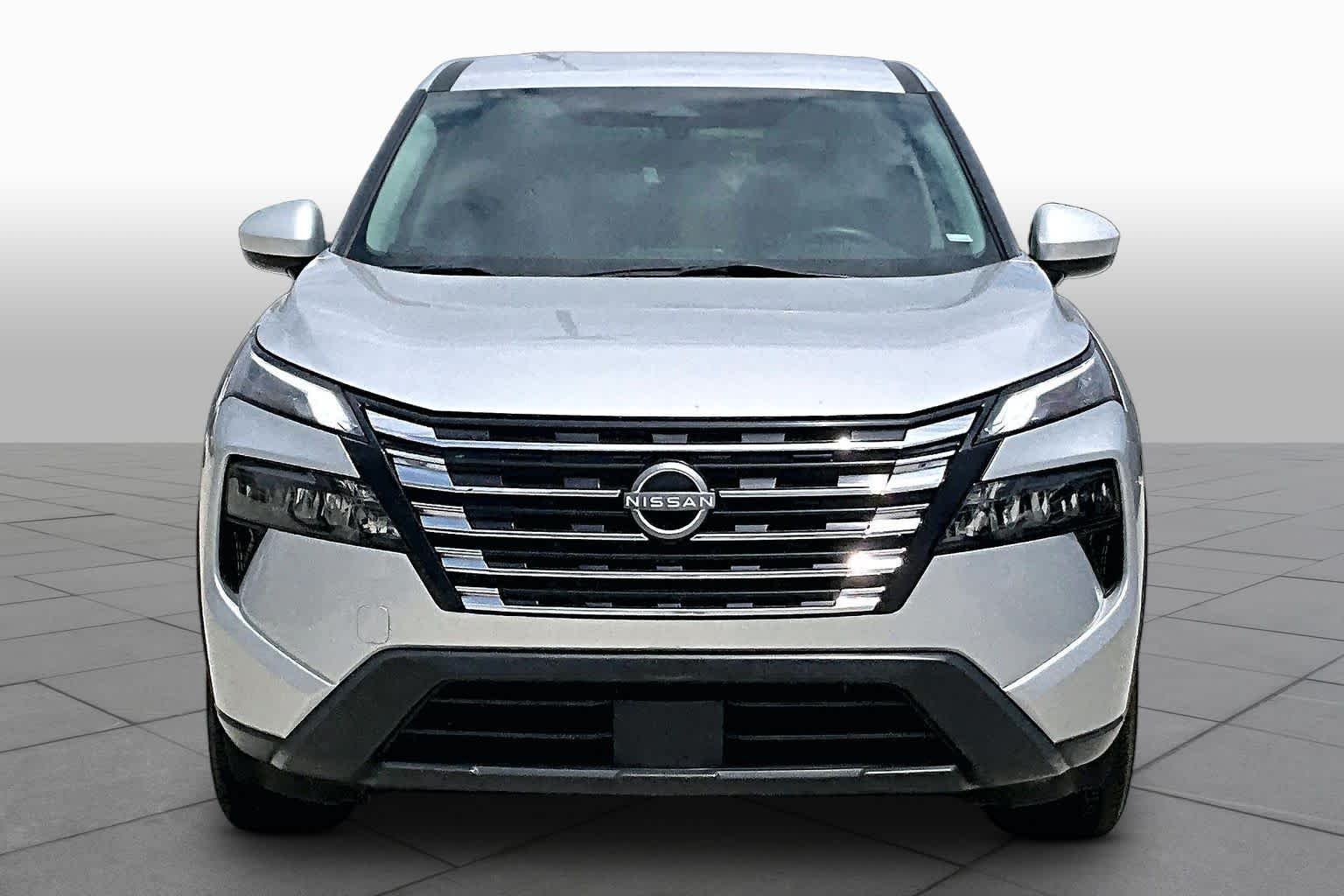 Used 2024 Brilliant Silver Metallic Nissan SV image 4
