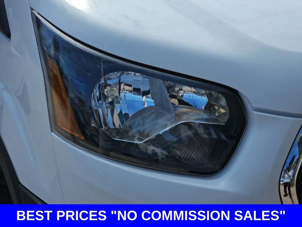 Used 2025 White Ford Base image 32